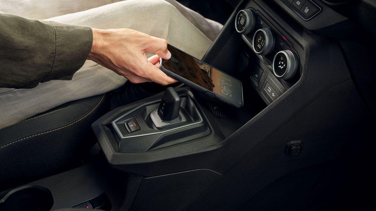 nouvelle gamme Dacia - Chargeur à induction intégré​